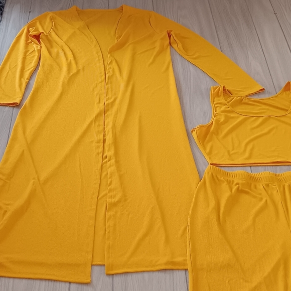 Plus Size Women Solid Color High Crater Short Top And Shorts Three-Piece… - Picture 4 of 14